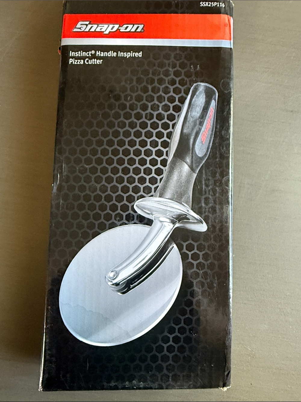 Snap-on Black and Silver Pizza Cutter
